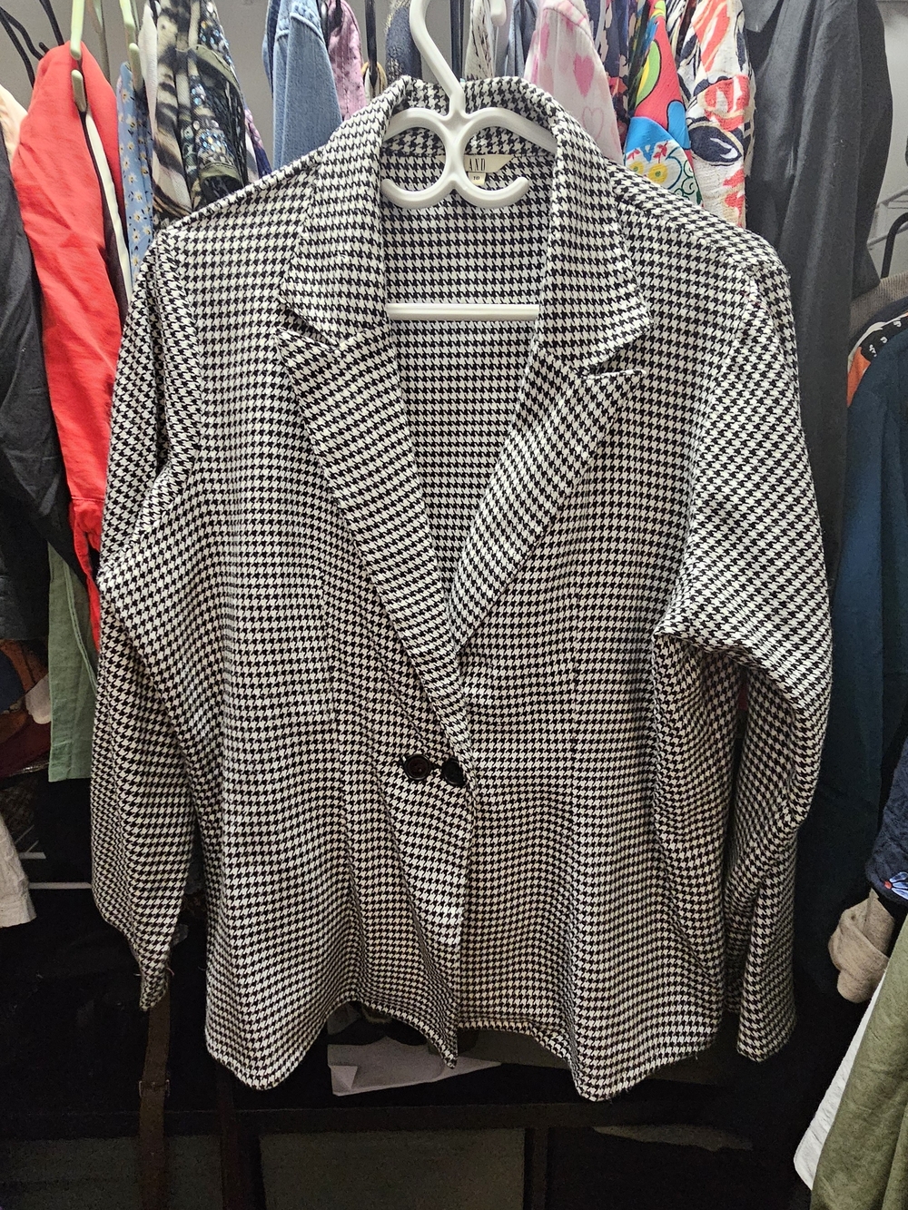 Black & White Houndstooth Notch-Lapel Blazer